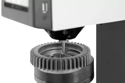 洛氏硬度计 QNESS 150 CS Eco - 方便拆卸的压头保护罩